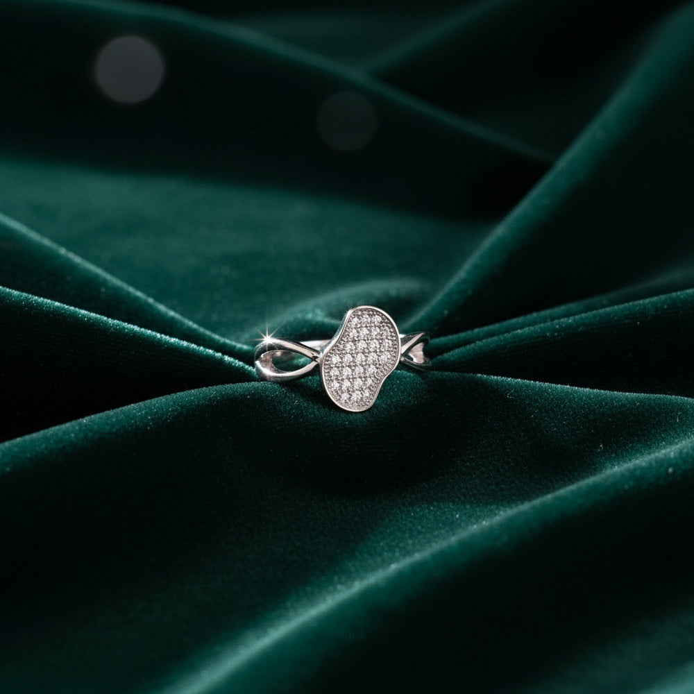 💖 Urban Texture Silver Ring with Dynamic Split Shank 🌟✨