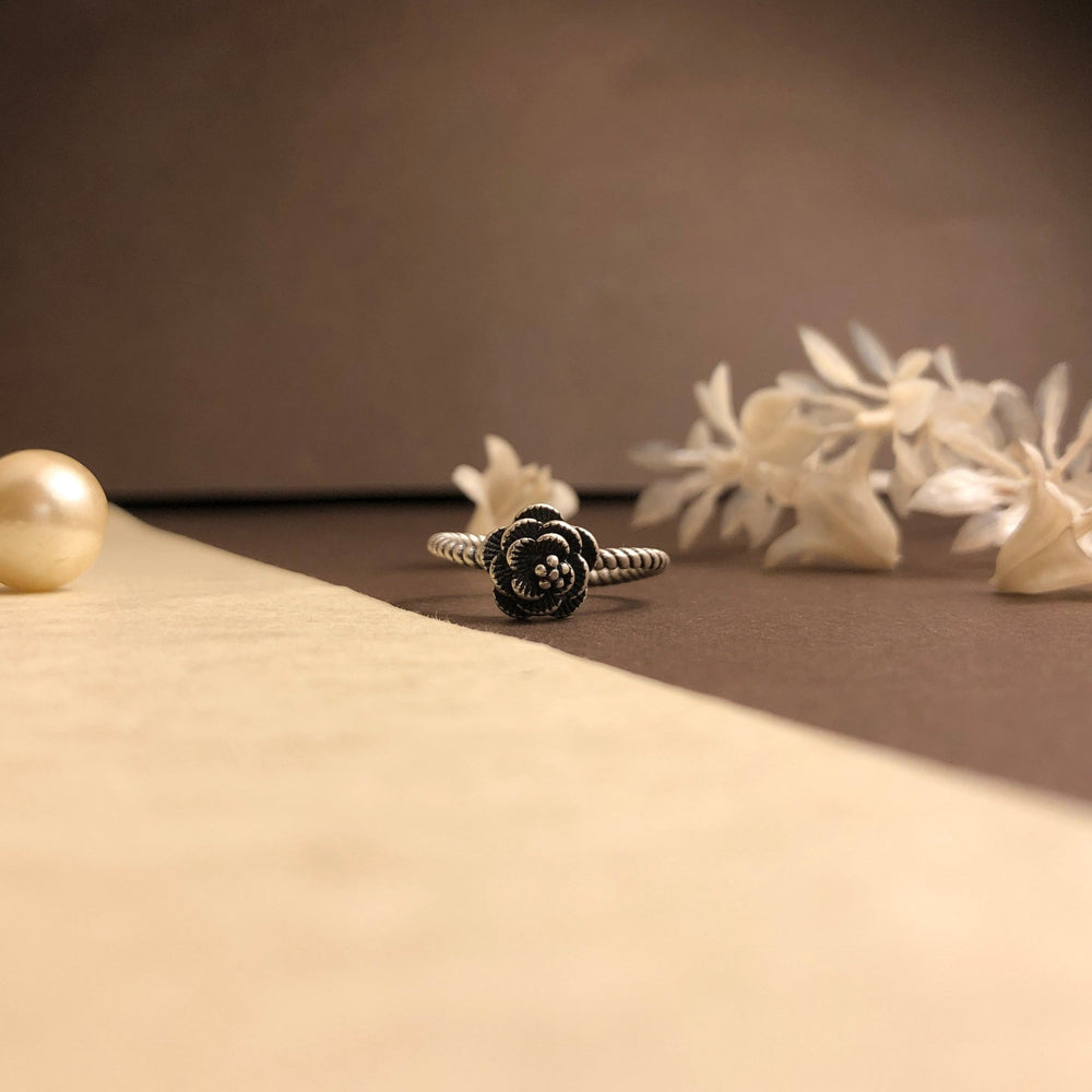 🌸 The Antique Rose Oxidized Flower Open Ring💍