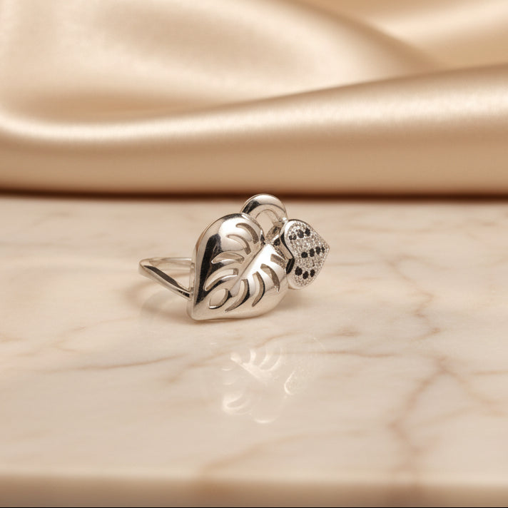 💖 Wild Vibe Silver Ring with Contrast Stone Leaf Combo 🌟✨