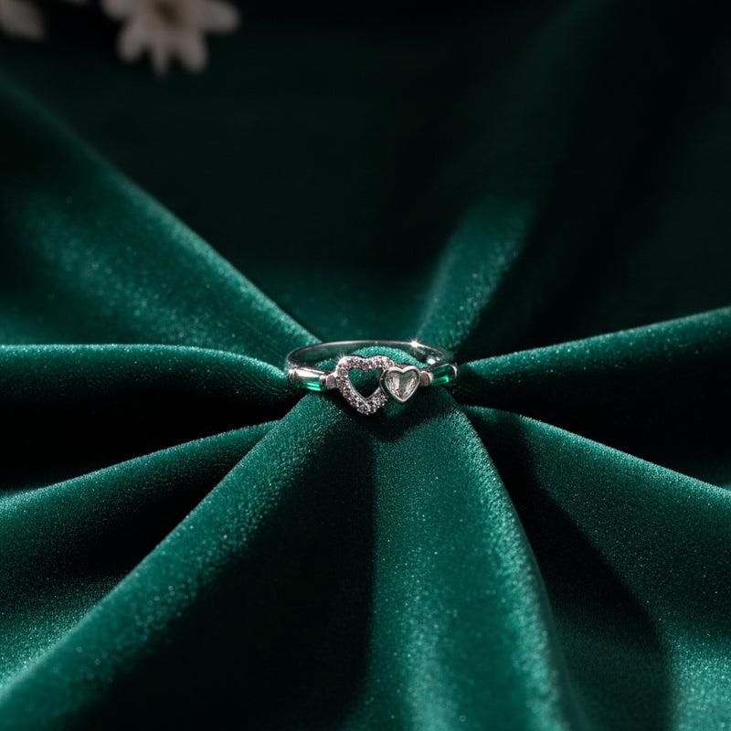 Sweet Promise Silver Ring with Mint Baguette Shoulders💖