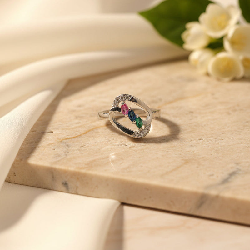 💖 Contemporary Tricolor Silver Ring with Curved Frame 🌟✨