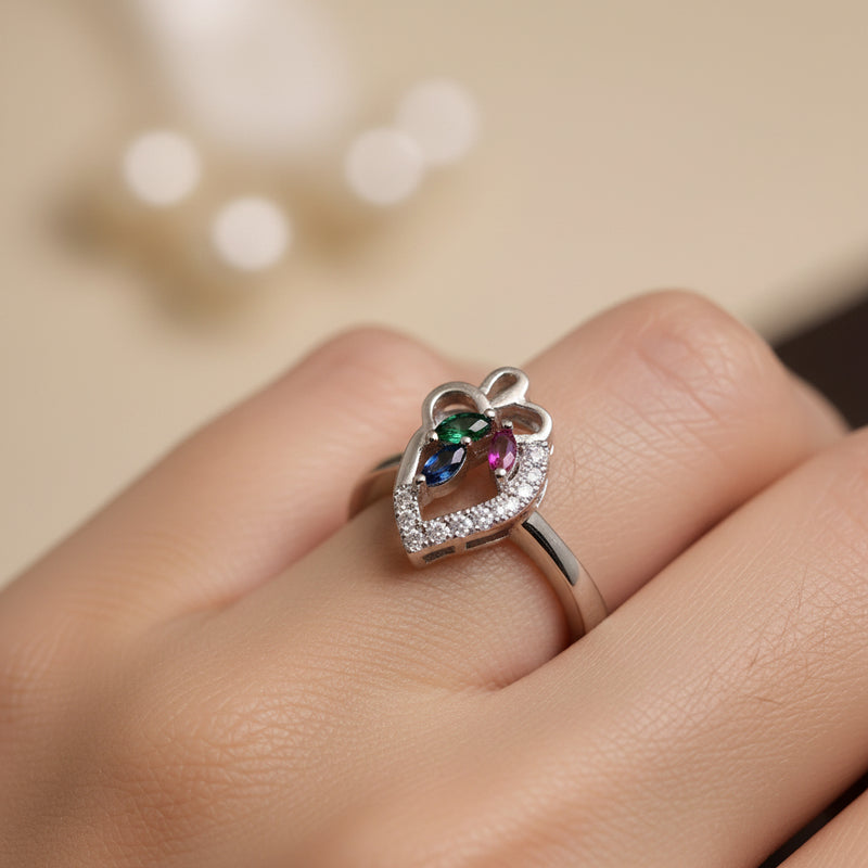 ✨ Elegant Three Stone Heart Crystal Ring