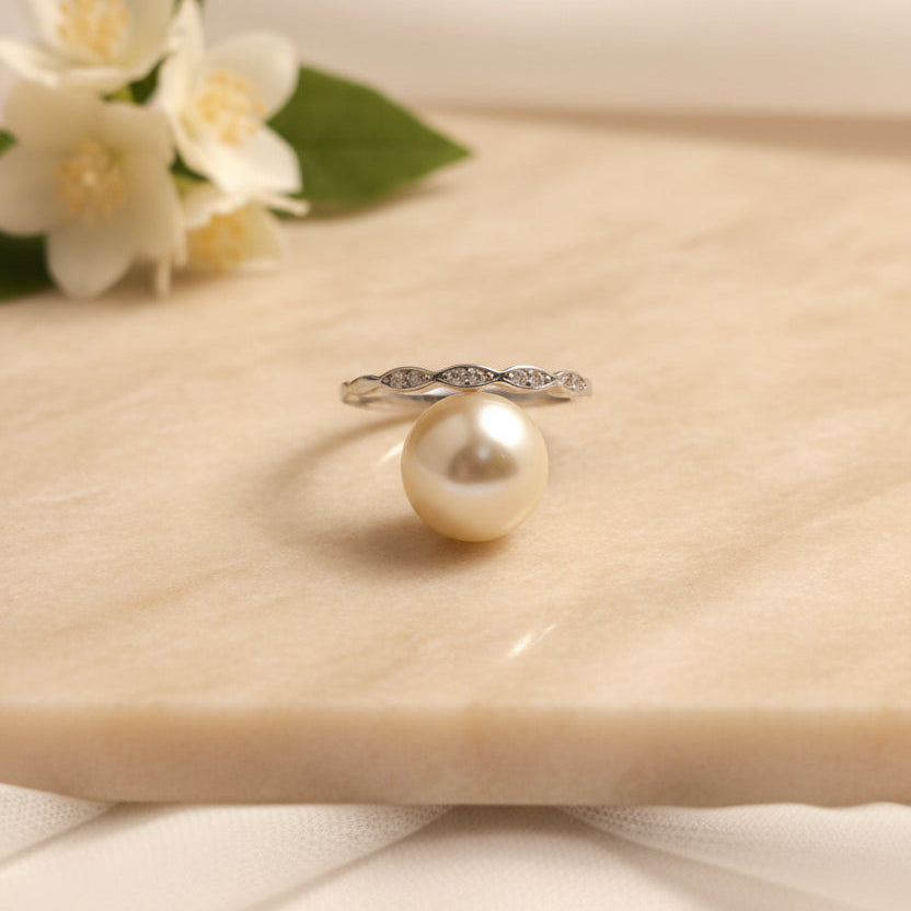 🌸 The Dainty Glow Silver Ring for Daily Wear 💍✨