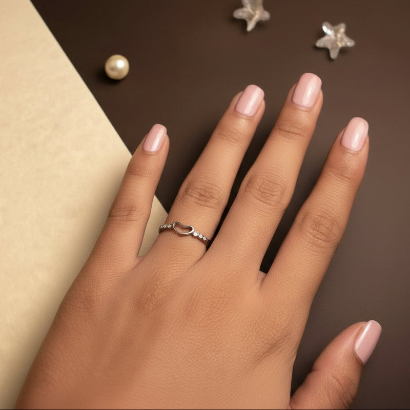 ❤️ Pure Romance Silver Ring with a Stunning Heart Accent 💍❤️